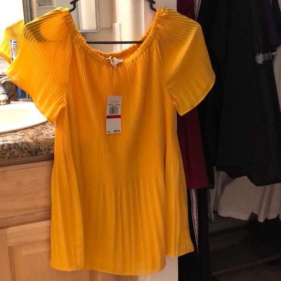 Top - Picture 1 of 2